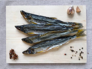 Вяленая икра рыбы: Корюшка вяленая без икры