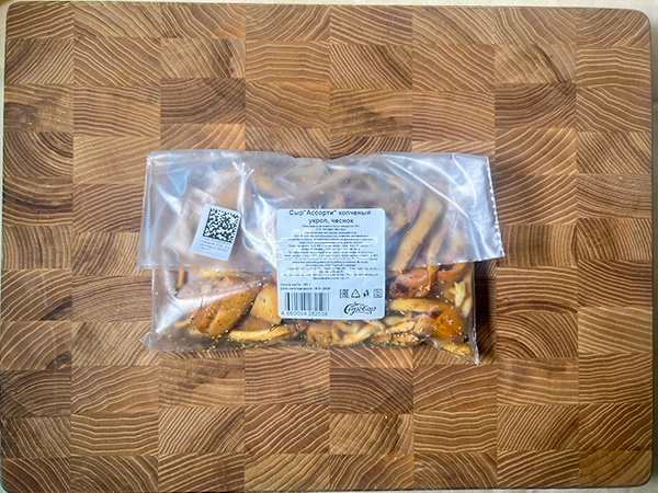 Сыр 150 гр ГОРНЫЙ СЫРОВАР (Ассорти копчёный с укропом и чесноком) в Челябинске