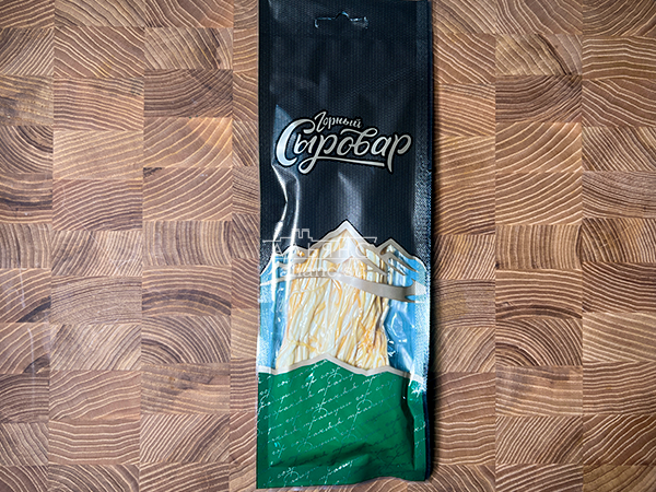 Сыр 60 гр ГОРНЫЙ СЫРОВАР (Паутинка копчёная) в Челябинске