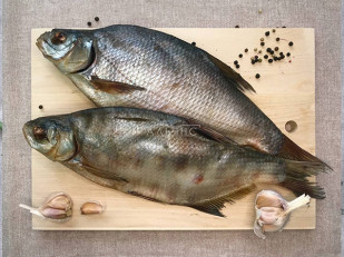 Арахис со вкусом барбекю: Лещ цимлянский вяленый